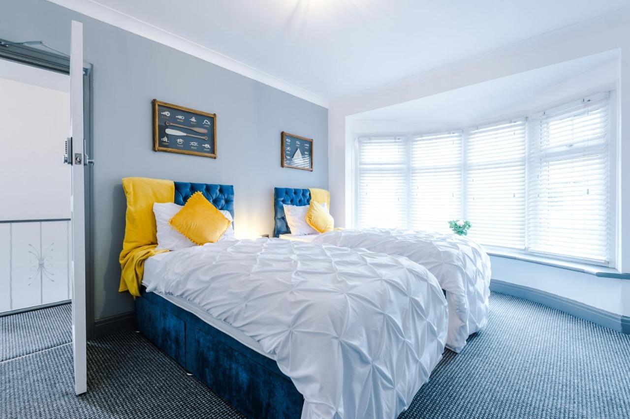 Only Family Groups - Pets Stay For Free - Sleeps 8 - Sofabed Блекпул Екстериор снимка