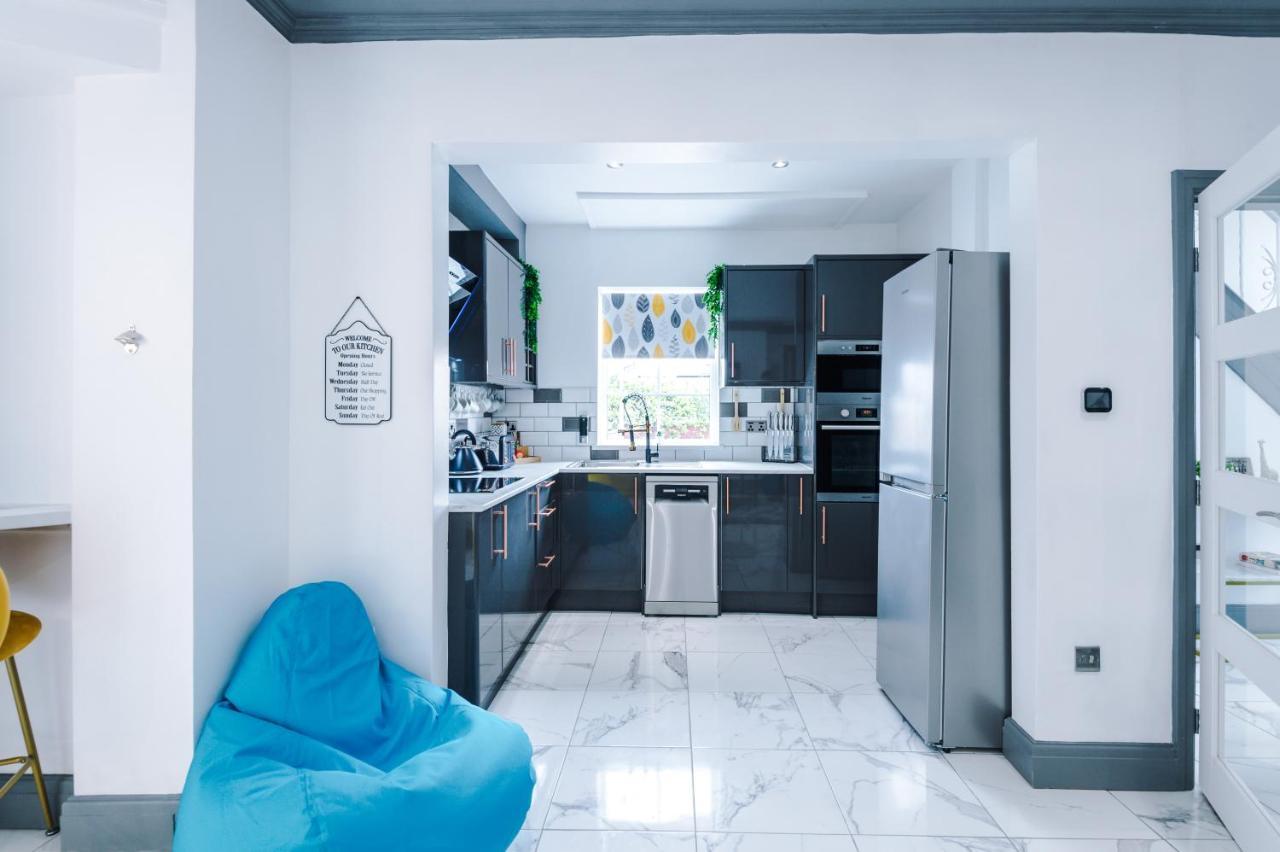 Only Family Groups - Pets Stay For Free - Sleeps 8 - Sofabed Блекпул Екстериор снимка